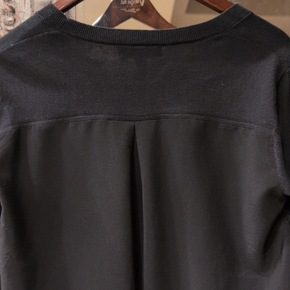 Banana Republic Black V-Neck Sweater - Picture 10 of 13